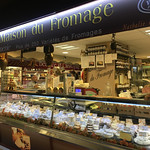 Ostaffär med 1000 ostar i Les Halles i Avignon