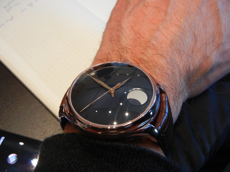 Moser - News : H. Moser Endeavour Perpetual Moon - Page 2 41076735761_184547219f_c