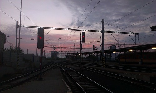 slovensko slovakia bratislava hlavna stanica main station vychod slnka sunrise