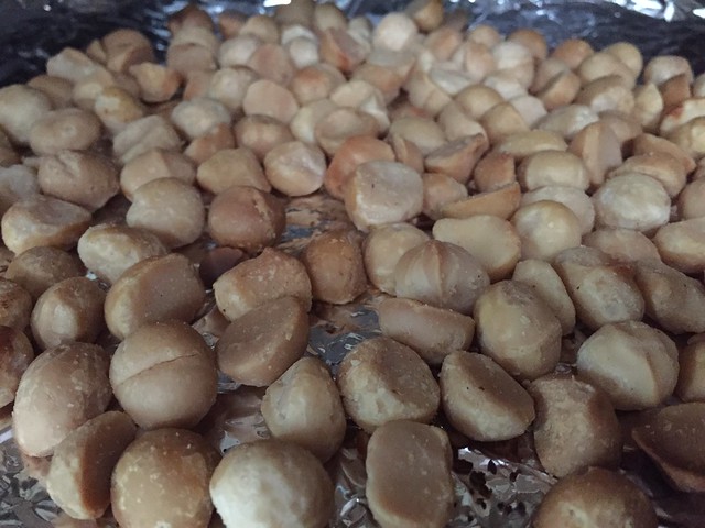 Roasting roasted macadamia nuts :-)
