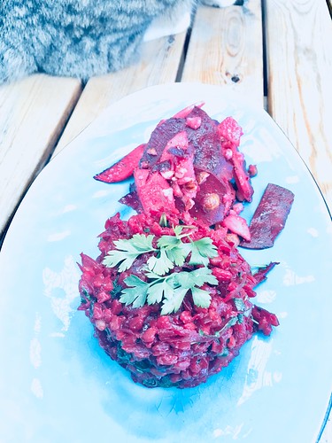 Årstiderna organic vegan food box, food ambassador, march 2018 - beetroot kornotto with beetroot-apple salad