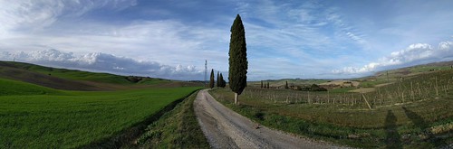 Walking in Val d'Orcia - Tuscany, Italy