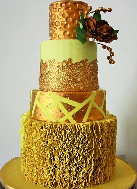 Royal Wedding Cake by Cakes 'n' Bakes