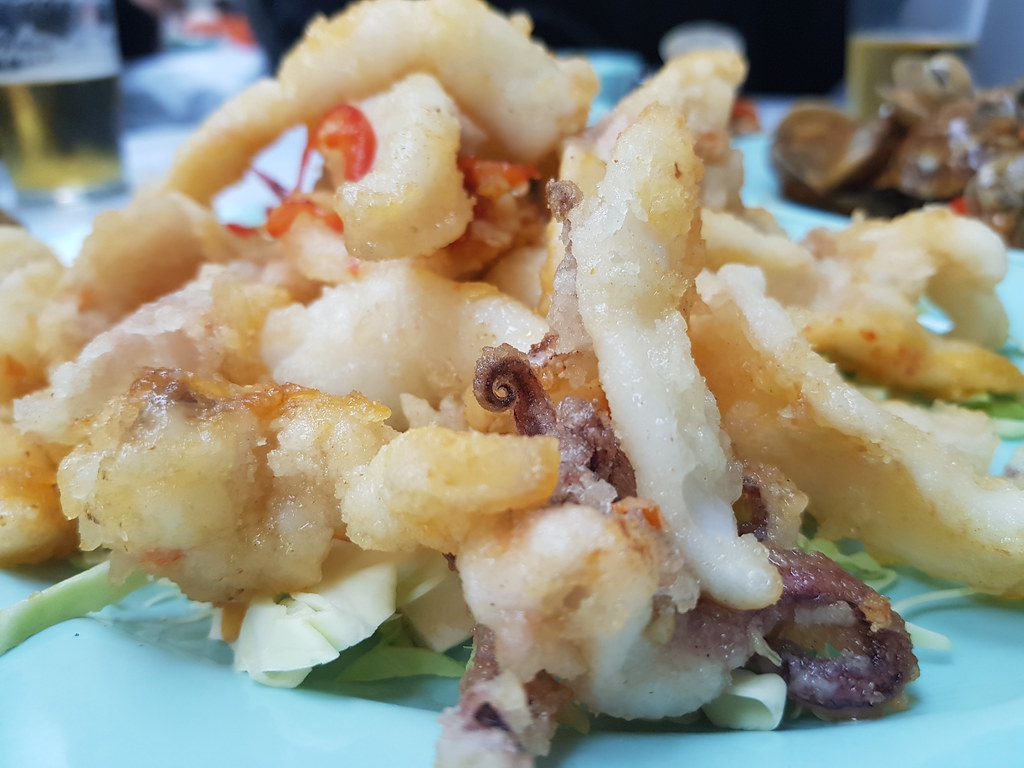椒鹽鮮魷 Deep fried squid in spicy salt and chili HKD$98 @ 小菜王 Siu Choi Wong at 九龍深水埗 福榮街道43号 Shamshuipo Fuk Weng Street