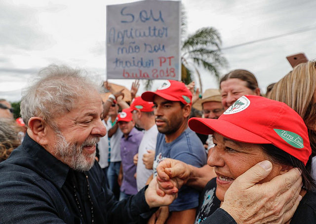 Veja como foram os primeiros dias da Caravana de Lula pelo Sul