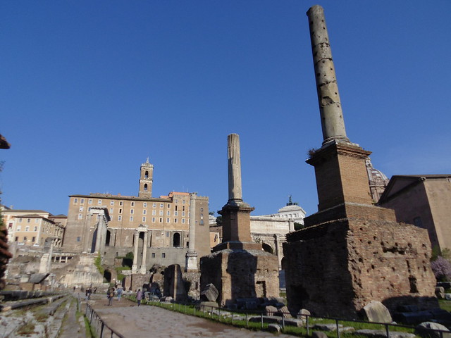 ¿Dinosaurios en la Antigua Roma? - Aciertos y errores en ROMA y alrededores (5)