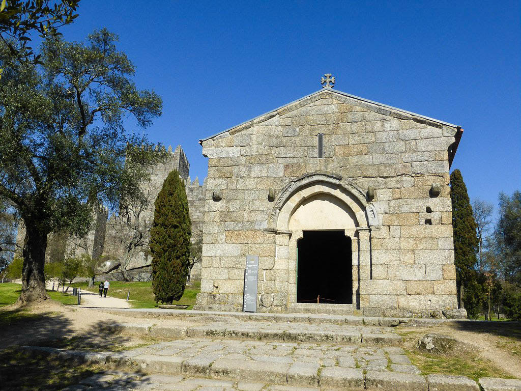Ermita San Miguel do Castelo Guimaraes