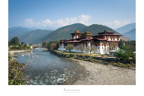 punahkadzong punahkadistrict punahka bhutan rural buddhism drukyul dzong monastery monk leefilters leesmallstopper