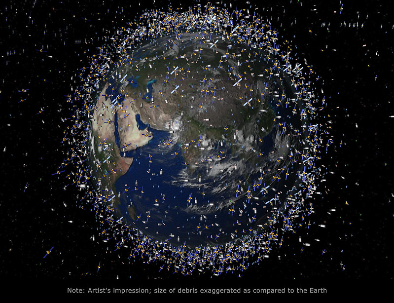 Debris_objects_-_mostly_debris_-_in_low_Earth_orbit_LEO_-_view_over_the_equator