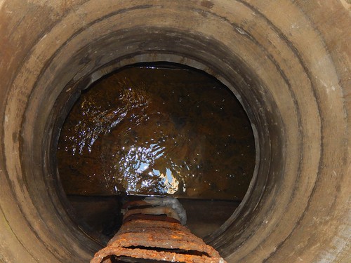 ostrava nikoncoolpix 2018 stoka sewer odpadnívoda wastewater západměsta westside poruba hošťálkovice revizníšachta revisionshaft kanalizace waterrecycling watertreatment