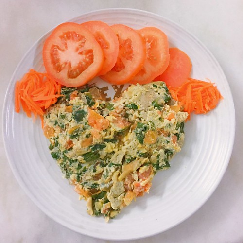 Scrambled Eggs with Tomato and Mint Leaves