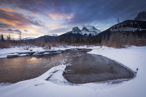 canmore alberta canon west mountains threesisters sunrise sky water winter ice canada landscape landscapes clouds daylight 1635mmf4l leefilters leelandscapepolarizer lee06ndgrad