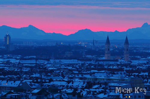 sunrise sonnenaufgang morgenrot city stadt mountains berge alpen münchen munich