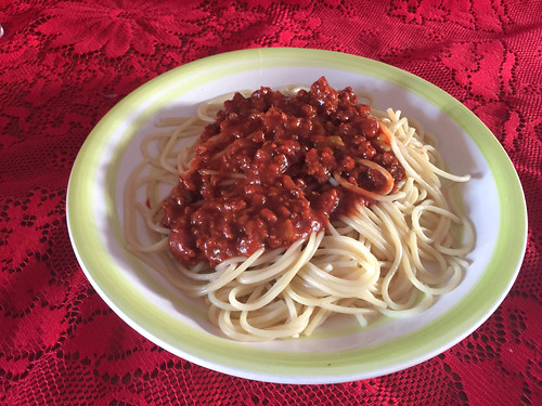 35 - Spaghetti mit Hackfleisch-Tomatensauce / Spaghetti with minced meat tomato sauce