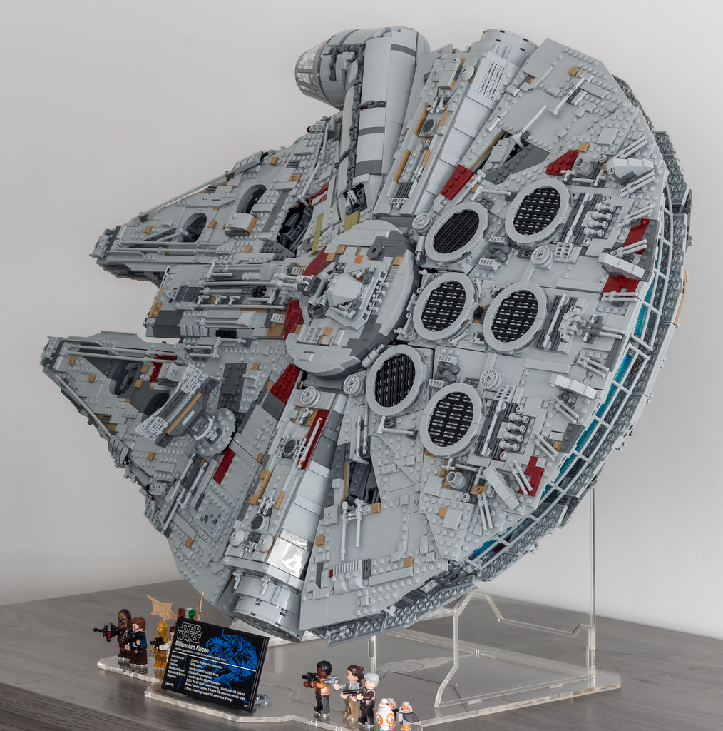 REVIEW] 75192 - Millennium Falcon - LEGO Star Wars - Eurobricks Forums