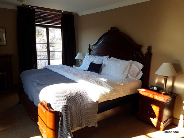 Hotel Carlyle & Restaurant bedroom