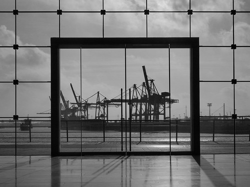 hafen terminal port hamburg tollerort containerterminal bw glasfassade