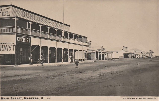 Dunlop's Hotel in Main Street, Mareeba, Qld - circa 1910