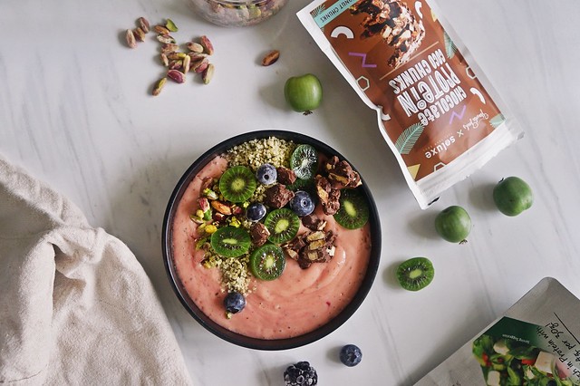 Plant based protein in smoothie bowls- Granola Geeks x Soluxe Protein  Review on blog at: https://wp.me/p1tyh7-26r