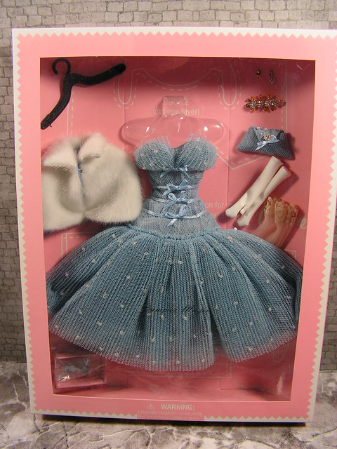 2011 Dressmaker Details Couture Summer Magic 0557 (1)