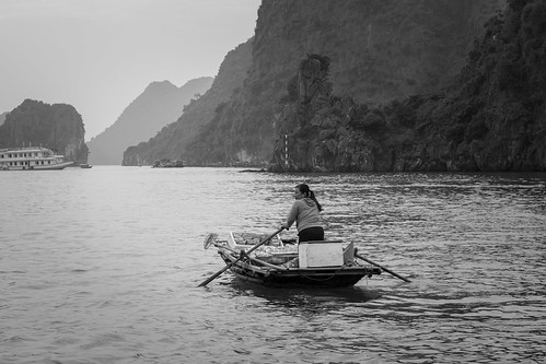 asia boat canon cruise halongbay landscapes mar maravillanatural naturaleza nature relax relaxation sea southernasia sunrise sunset travel travelblog viajes vietnam vietnamese wanderlust