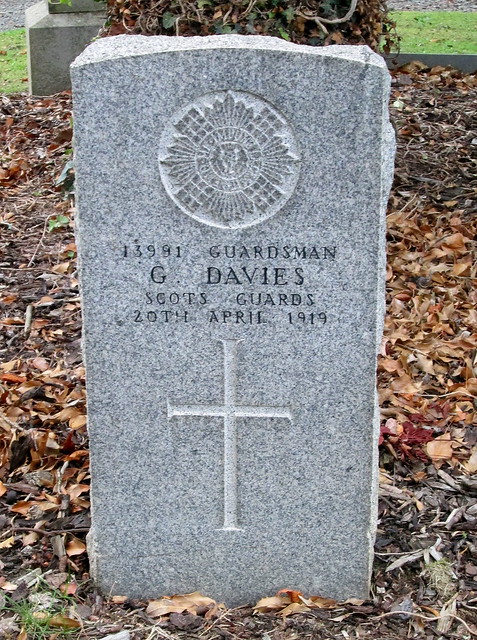 War Grave 1, Cockpen and Carrington Kirkyard