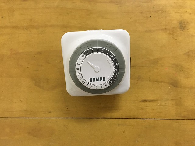 機械式的計時器是靠轉盤上的按鈕來決定執行期間@SAMPO聲寶計時器 (EP-UN1BT/EP-U142T)