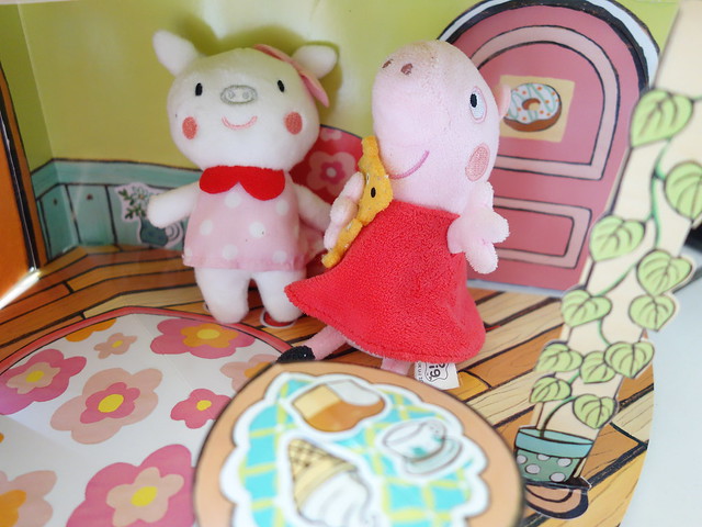 邀請佩佩豬來我們家玩＠小豬乖乖的立體花園遊戲屋