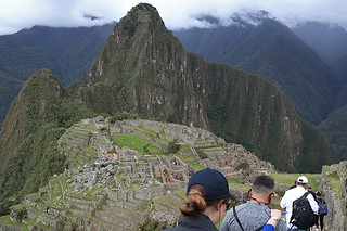 Machu Picchu - Ruins decend