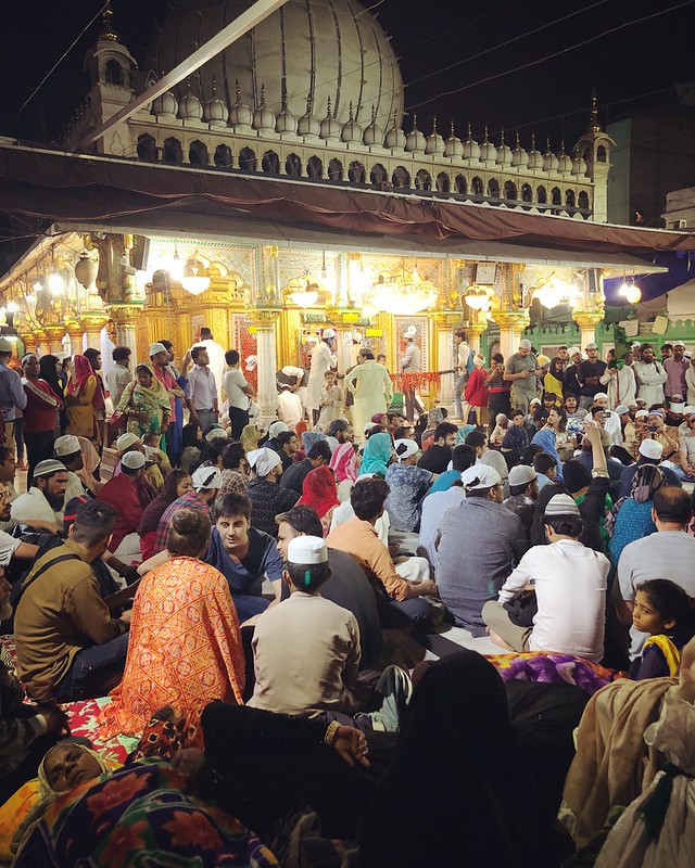 An Evening Worth All the Full Moon Evenings... at the Sufi Shrine of Delhi’s Hazrat Nizamuddin Auliya