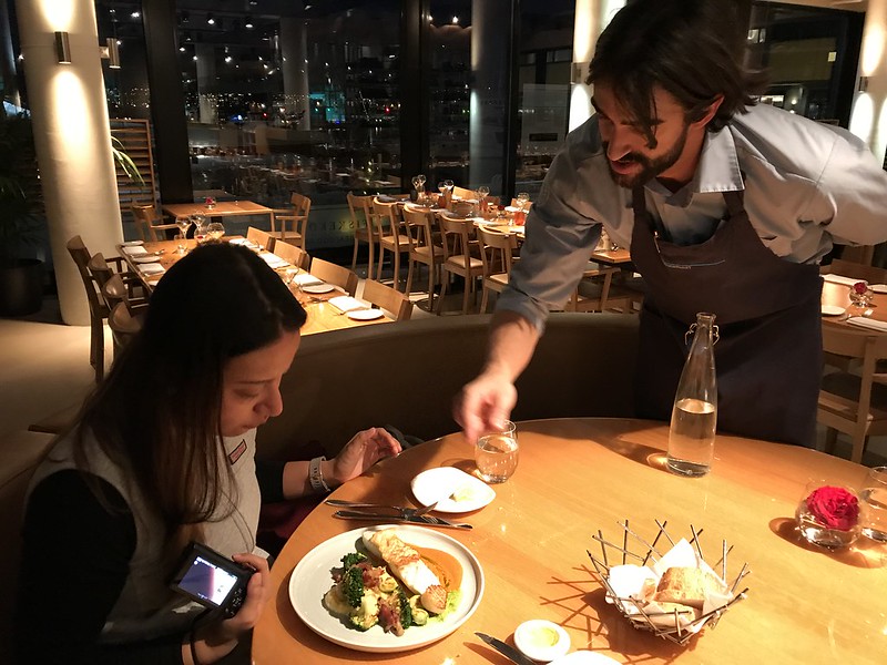 Fiskekompaniet, waiter explains Yen's dish