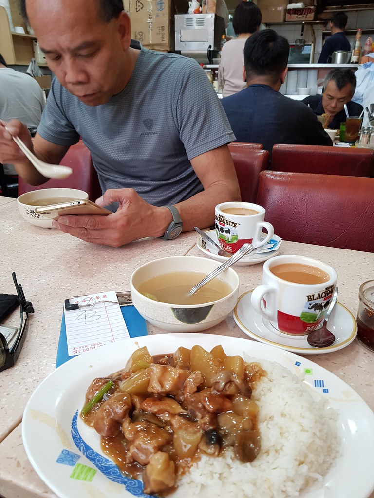 蘿蔔燜排骨飯和奶茶 $43 @ 噹噹茶餐廳 at 深水埗 福華街208號B地下
