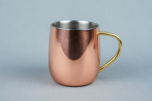 銅のマグカップ