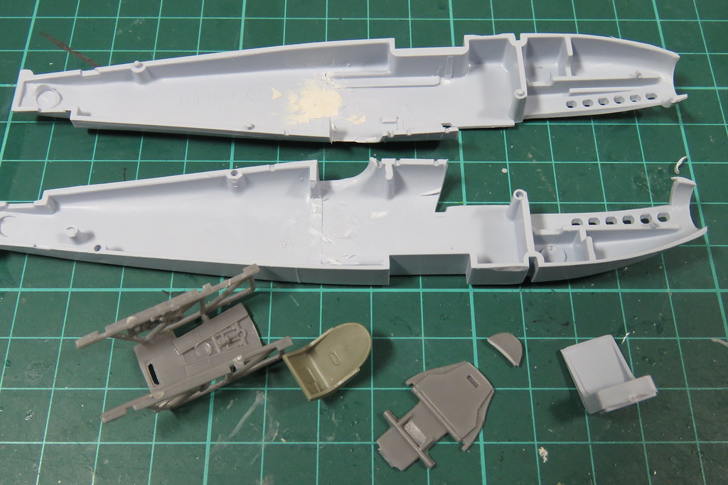 Quickboost 48689 x 1/48 Hawker Fury Exhaust for Airfix 