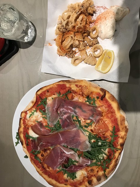 pizza at the airport, march 22, 2018