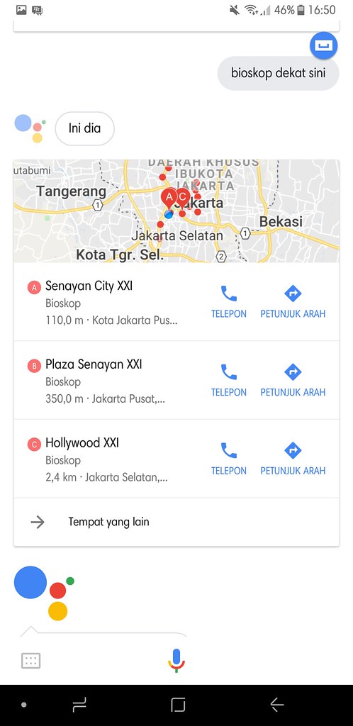menanyakan bioskop terdekat ke Google Assistant dengan bahasa Indonesia