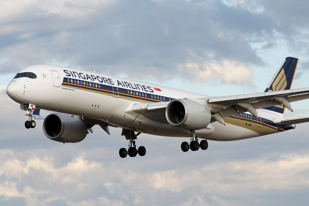 Singapore Airlines Airbus A350-900 9V-SMK