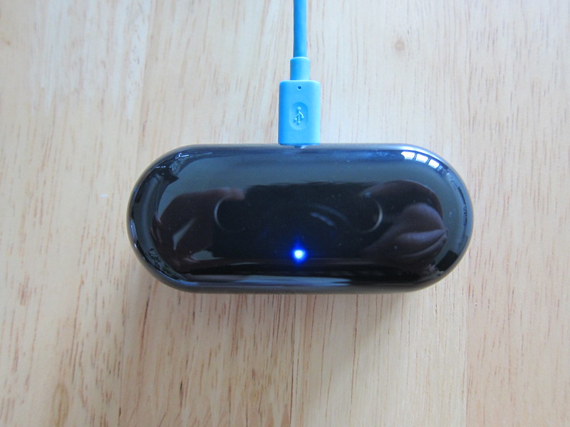 Soul ST-XS Wireless Earphones - Charging Case - Top