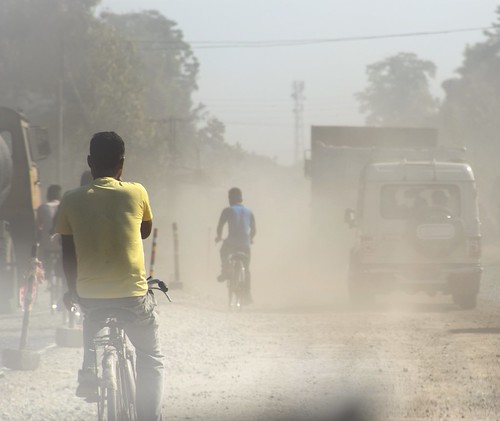india indianstreetphotography westbengal northeast dooars asia autumn october outdoors roads traffic nikon d5300 2016 dust dusty cyclists bicycles lorry