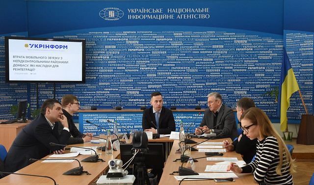 Відсутність мобільного зв'язку з Донбасом: які наслідки для реінтеграції?