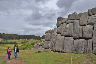 Cusco - Saqsaywaman large boulders