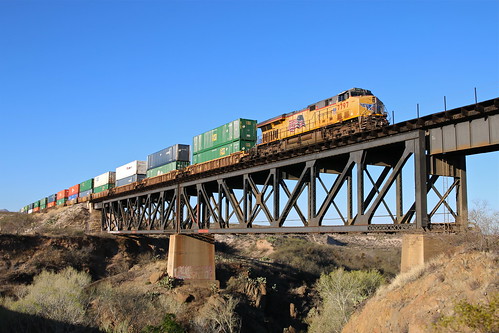 trains railroads unionpacific up lordsburgsubdivision stacktrains cienegacreek dpu arizona