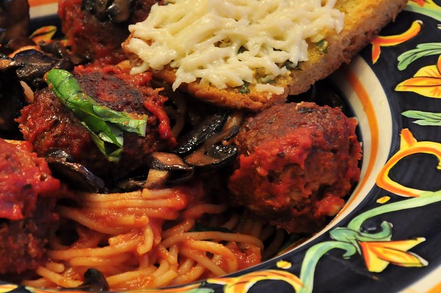 Spaghetti and Meatballs with Cheesy Garlic Bread