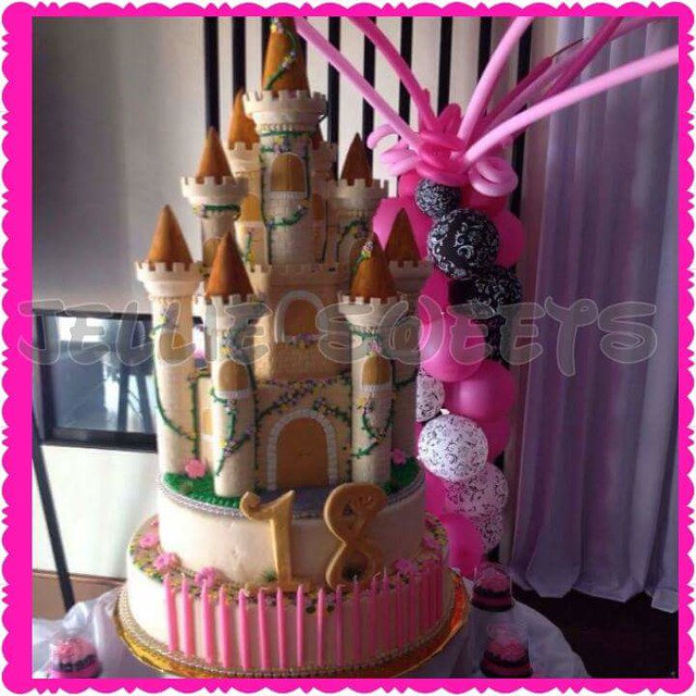 Castle Cake by Jellie Sweets