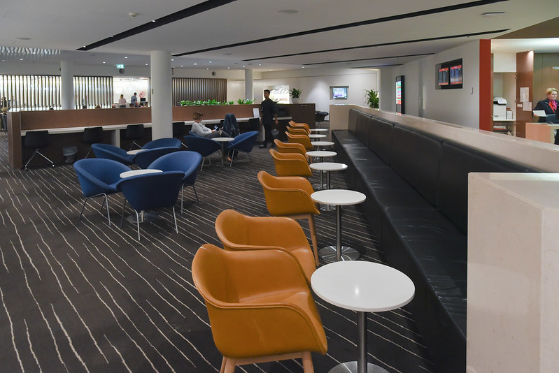 qantas business lounge melbourne