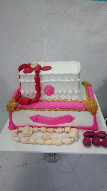 Cake by Elsy Cakes 
