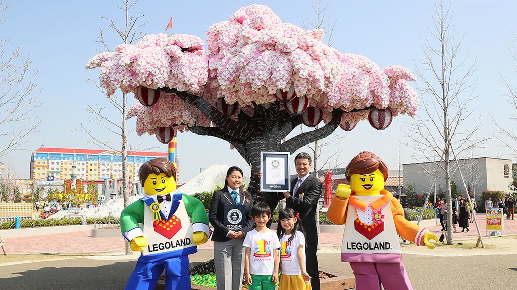 Guinness World Record - Biggest LEGO Sakura Tree