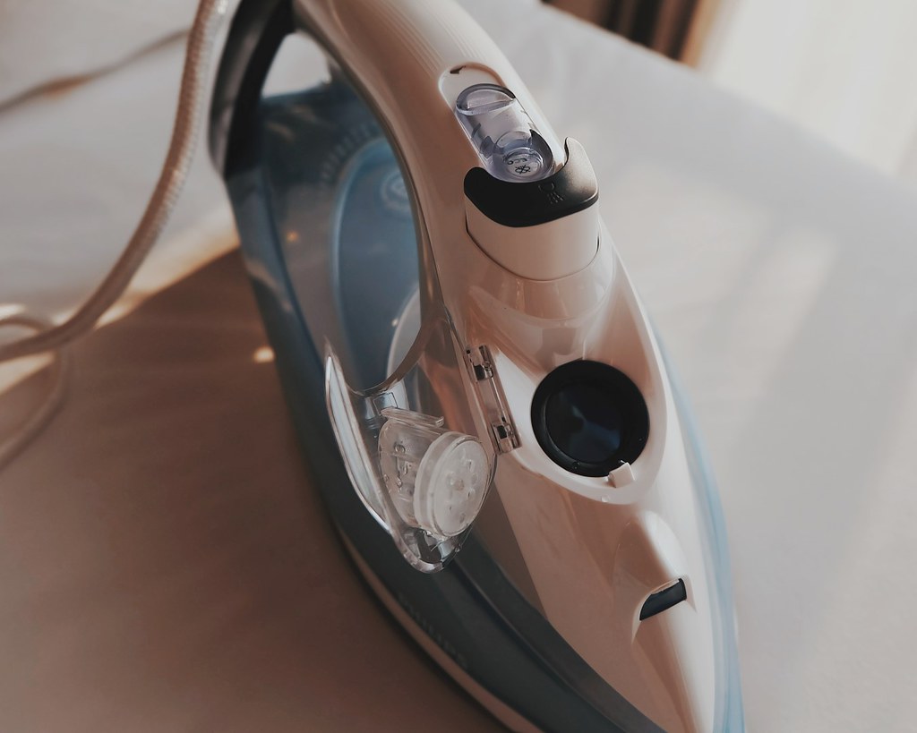 Life Skills: Ironing Clothes with Philips PerfectCare Azur Steam Iron Review