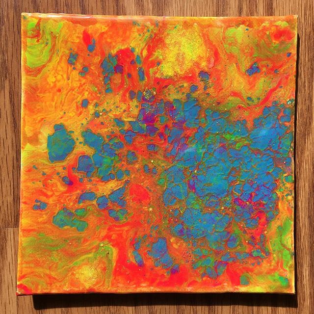 New fluid art painting in my Etsy shop! “Psilocybin 1”. 6 inches square, with lots of glitter and two coats of Art Resin to lock it in. ✨✨✨✨