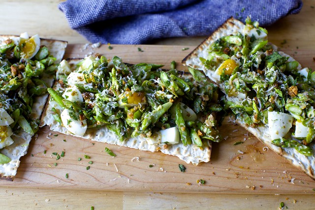 asparagus and egg salad with walnuts and mint